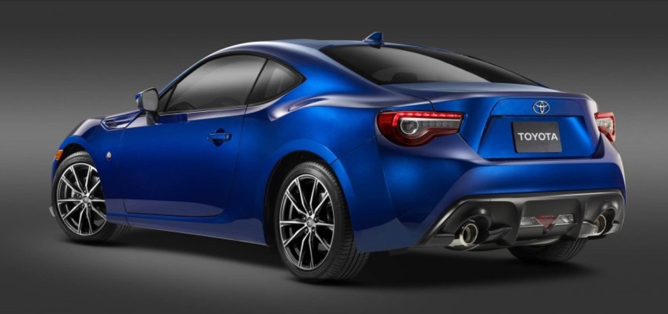 2017 Toyota 86 2 105 876x535 Medium