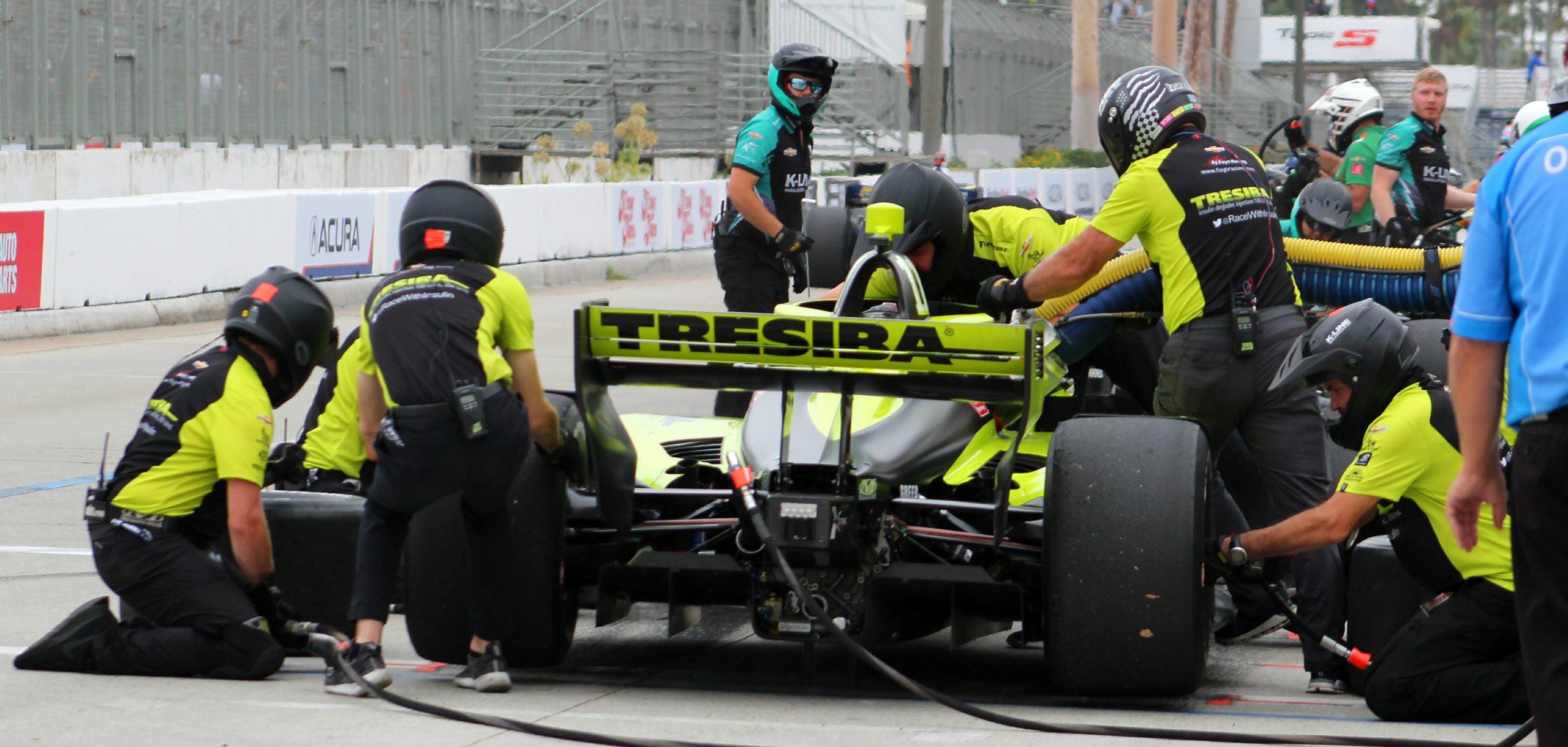 Kimball’s AJ Foyt Racing crew practices a pit stop during the Sunday morning warm-up.