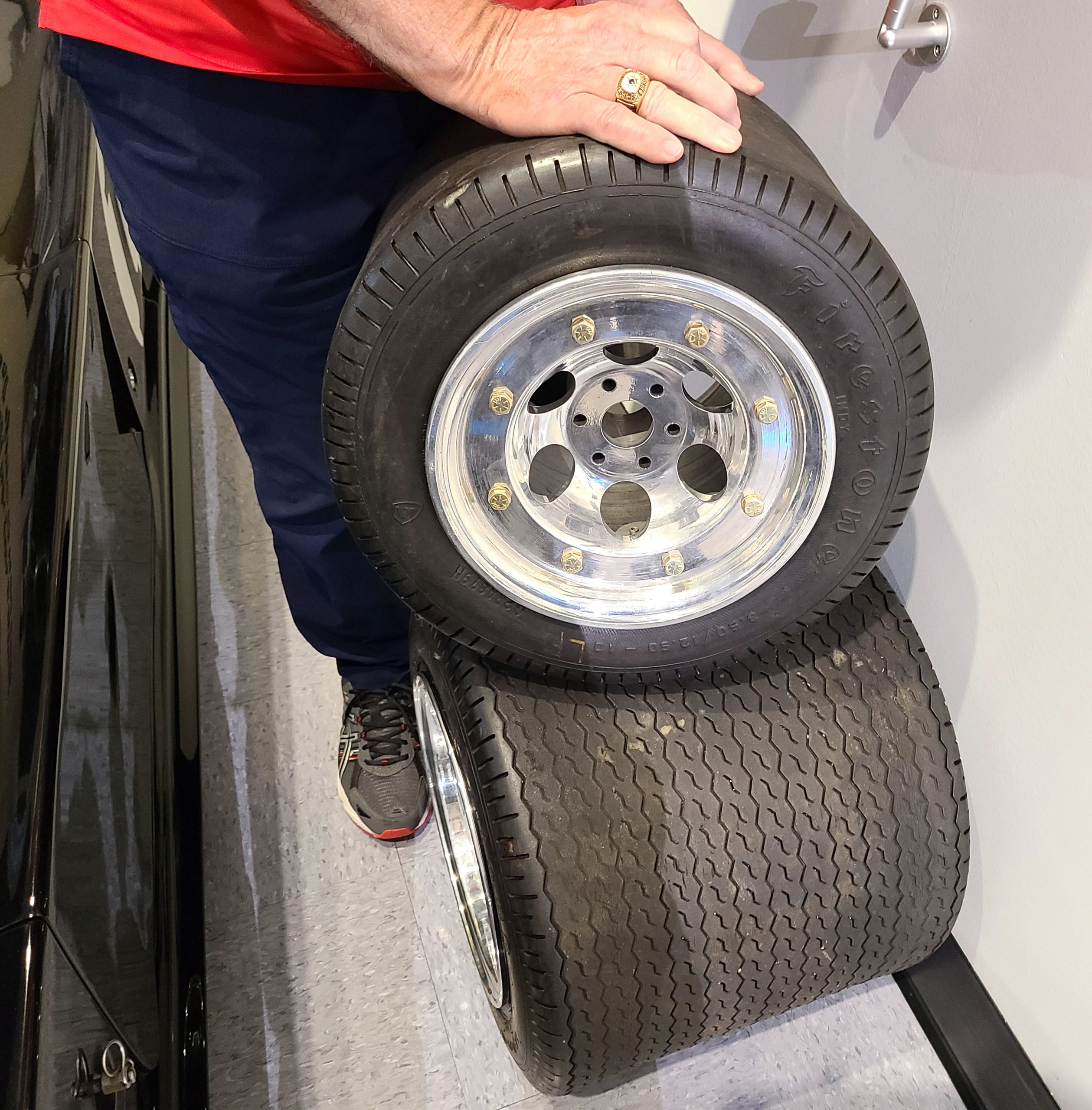 Shadow tires