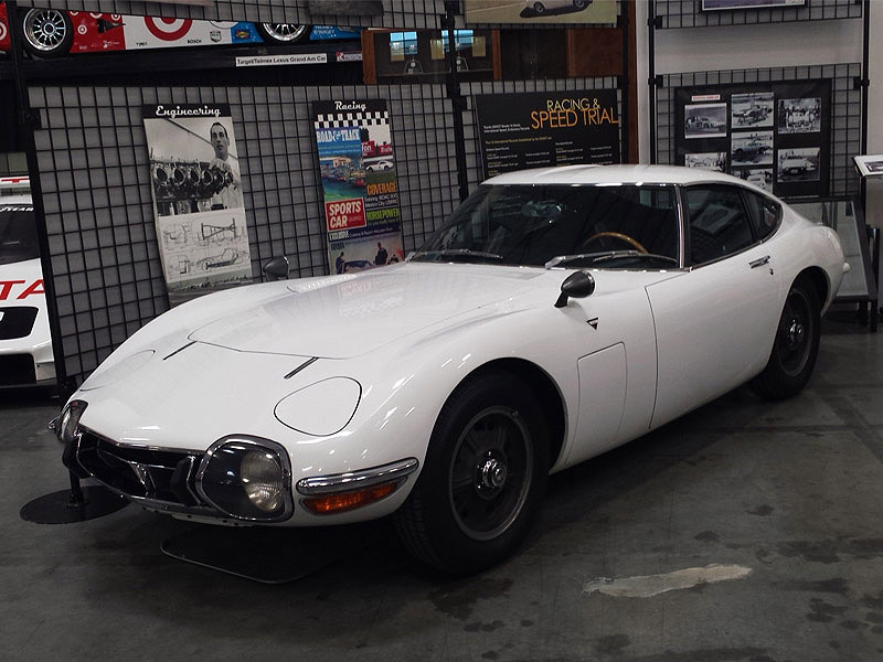 Toyota 2000 GT Toyota Museum Torrance1